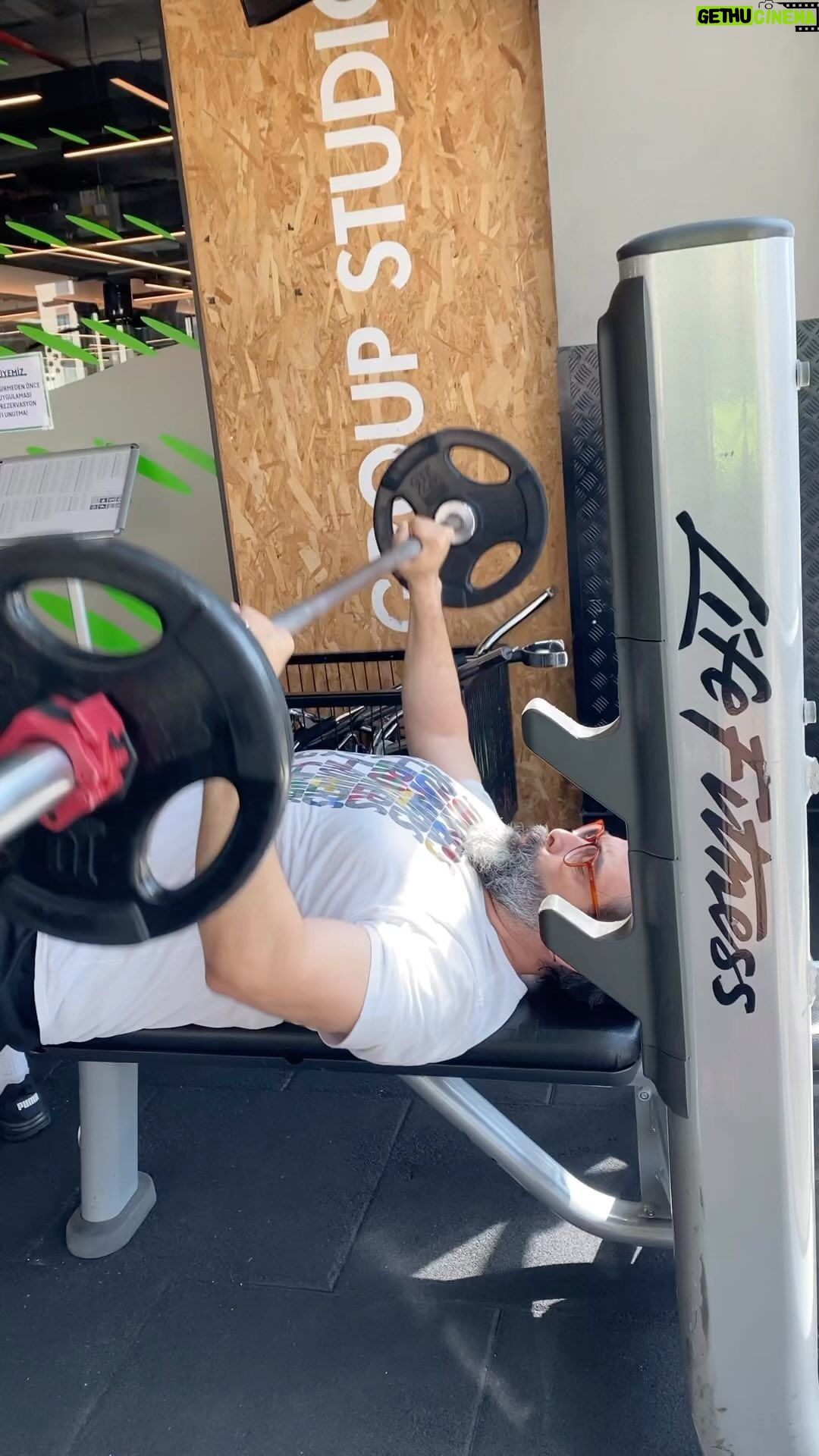 Arif Pişkin Instagram - Spor zamanı… MACFit Göztepe Loft