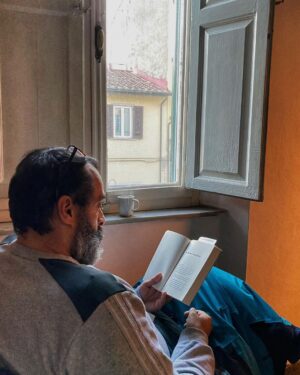 Arif Pişkin Instagram - “biri,hiçbiri,binlercesi”

Sevgilimin gözünden…

#italy #italia #italya #pisa #window #books