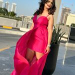 Ariyana Glory Instagram - Flaunting is my thing 🩷 #1stdayindubai🇦🇪 #livinginthemoment #exploringlife #habibi #dubai🇦🇪 #ariyana #ariyanaglory Costume @firoz_design_studio Dubai , UAE
