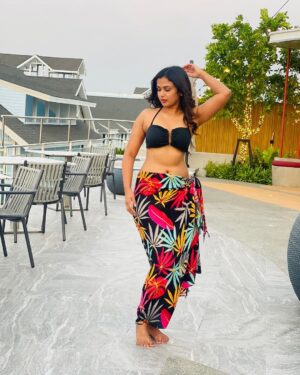 Ariyana Glory Instagram - 🌊 🌸🌈

#ariyana #ariyanaglory