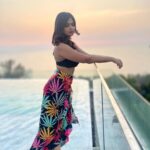Ariyana Glory Instagram – 🌊 🌸🌈

#ariyana #ariyanaglory