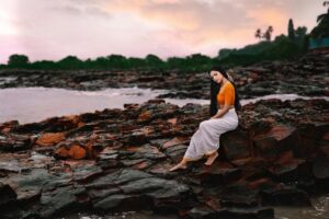 Arjun Kamath Instagram - It is perhaps in the quiet moments that she felt closest to love. When even the sea's waves fared gentler and the sky above gradually changed its colour palette to make way for dawn. When the birds just began enjoying the daylight and the winds blew ever so slowly before picking up their pace. That’s when her heart felt the calmest too, at one with the waters and the air and the sky. And oh, what a beautiful sight it was to see

Actor- @shriya.pilgaonkar 
Costume designed and styled by- @wardha_ahamed 
Make-up- @makeupartistkarishmabajaj 
Public Relations- @theitembomb 
Accessories- @creativegemsandjewels 

#CapturedOnCanon with a Canon EOS 5D Mark IV 

#portrait #actress #sunrise #sea #waves #photography #arjunkamathphotography #mumbai #instagram #DoGreatWithCanon #MentorsInFocus #EOSMaestro #shriyapilgaonkar