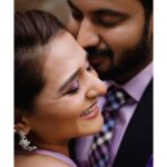 Arjun Kamath Instagram - When I’m with you, lavenders bloom in my heart– could there be a more gentle sign of love? The evening had blessed us with the most divine sunlight as we ambled the verdant milieus of Tamarind Tree, Bangalore. I remember being lost in a lighthearted conversation with Sharayu and Sharadh for the few hours we spent making their portraits. Donned in tender shades of lavender, the couple stood apart brightly amidst the earthy tones of Tamarind Tree, treating the artist in me to a visual delight. The frame only bloomed with more charm as the couple unfurled into a graceful twirl. And at the same time, the vibrant sprays of magenta added all the more flavour to this artistic concoction. As I look back at that beautiful February evening, I admire how effortless the whole experience was. The three of us strolling the earthy grounds looking for pockets of sunlight here and there, as the sun gradually dipped below the horizon. #CapturedOnCanon with a @canonindia_official EOS R5 with a Canon RF 70-200 mm f/2.8L IS USM and a Canon EF 100mm f/2.8L Macro IS USM #prewedding #couple #photoshoot #preweddingphoto #preweddingshoot #preweddingphotography #portrait #twirl #romantic #arjunkamathphotography #bangalore #DoGreatWithCanon #MentorsInFocus #EOSMaestro #instagood #instagram The Tamarind Tree