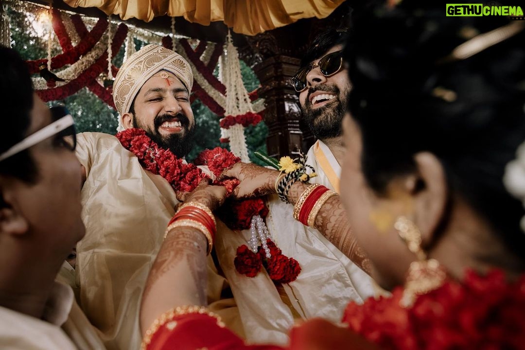 Arjun Kamath Instagram - Chaitra and Kunal’s wedding ceremony was straight out of a fairytale. The wedding dais was fragrant with elaborate designs of roses and jasmines, friends and family were blithely immersed in the celebration, and the ravishing couple were on cloud nine throughout the day. Sharing two of the many precious moments that I captured on their big day in the transcending green milieus of the Tamarind Tree, Bangalore. Their wedding brought all the serendipity to the artist in me, wrapped in shades of emerald green and the sparse warming silken reds, engulfed in laughter with a few tender moments of silence and grace. Chaitra + Kunal, December 2021 #CapturedOnCanon with a @canonindia_official EOS R5 and a CanonRF 24-70 f/2.8 L USM. Lit with the help of two @profoto B10’s at different intensities(diffused using soft boxes). @srishtidigilife @canonindia_official #weddingphotography #weddingphotographer #indianwedding #weddingdecoration #weddingphotos #bangalorewedding #bride #groom #mangalsutra #roses #jasmine #brideandgroom #bridalsarees #arjunkamathphotography #bangalore #DoGreatWithCanon #MentorsInFocus #EOSMaestro #instagood #instagram The Tamarind Tree