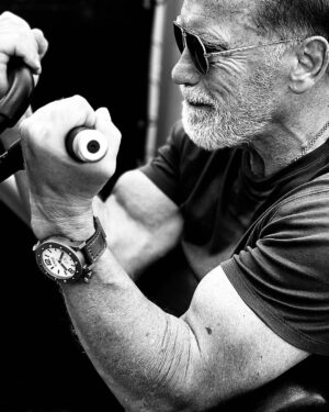 Arnold Schwarzenegger Instagram - ☑️ Free
☑️ Less than 5 minutes a day
☑️ Health and fitness info without BS
☑️ Positivity the world needs

Join Arnold’s Pump Club. Our village wants you. Link in my bio.