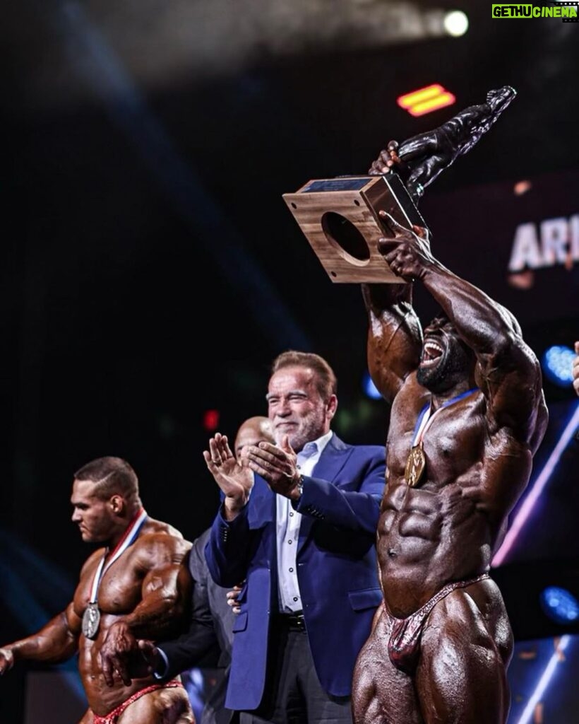 Arnold Schwarzenegger Instagram - Ralph Crawford was a great artist and a fantastic friend, and I will miss him. He will live on through his sculptures all over the world and through his loving family and friends. I am tremendously proud that Ralph’s statues of me stand in front of my childhood home and in Columbus, Ohio, and we will continue to give the best bodybuilder in the world the trophy that Ralph sculpted at the Arnold Classic every year. My thoughts are with his family.