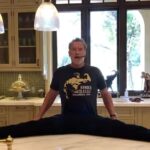 Arnold Schwarzenegger Instagram – Mobility and flexibility are so important to me. Subscribe to the Pump Club at the link in my bio for more tips and tricks 💪.