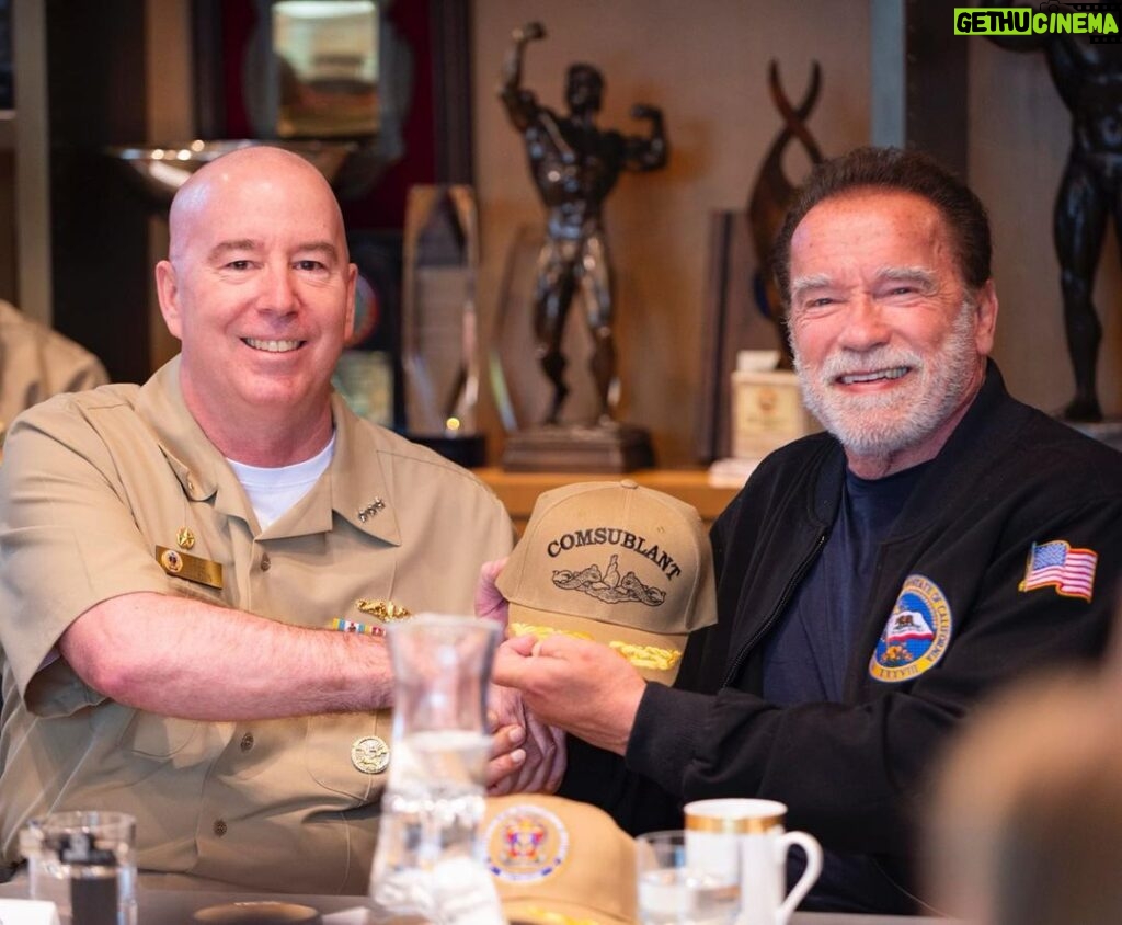 Arnold Schwarzenegger Instagram - It was an honor to host Vice Admiral Bill Houston, Commander Submarine Forces, and learn about how US Navy submarines truly are the apex predators of the deep.