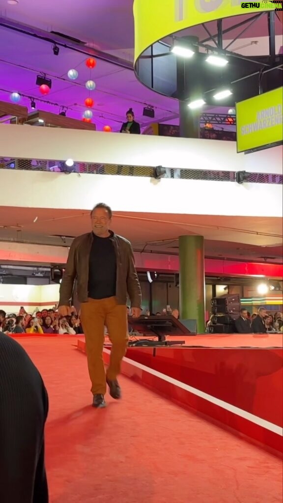 Arnold Schwarzenegger Instagram - BRAZIL! I was overwhelmed by the love at @netflix #TUDUM