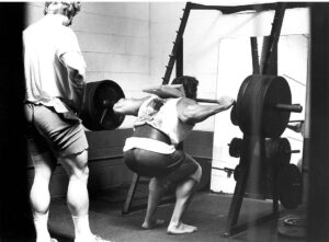 Arnold Schwarzenegger Instagram - Did you skip leg day this week? There’s still time to fix that. Join Arnold’s Pump Club at the link in my bio (it’s free).