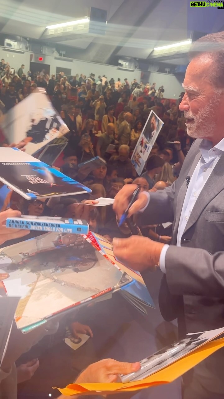 Arnold Schwarzenegger Instagram - The best part about promoting Be Useful is meeting the fans!