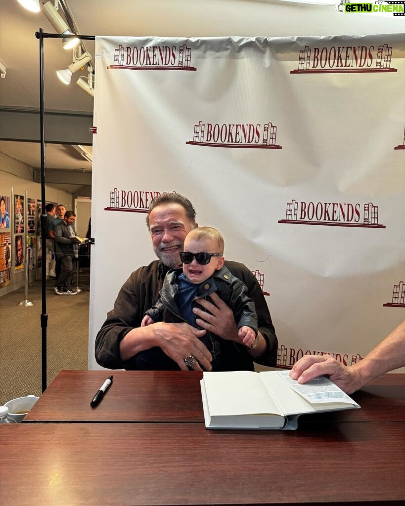 Arnold Schwarzenegger Instagram - What a fantastic time signing all of your books at @bookendsnj. This was my cutest fan. He was a little upset when he found out he wasn’t the only Terminator there.