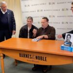 Arnold Schwarzenegger Instagram - I love meeting my fans! What a fun event at @bnfifthavenue in New York. Let’s build a positive army of useful people!