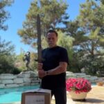 Arnold Schwarzenegger Instagram – I got the first box of my books, so I brought the whole team to inspect them. Pre-order Be Useful NOW at the link in my bio! 

I know my rules can help you, no matter what you want to do in life, because they’ve helped me every step of the way.