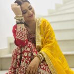 Arti Singh Instagram - Rab di Meher 🙏 Wearing @shreeaaryaofficial @shreeaaryaofficial