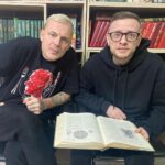 Artyom Khorev Instagram – Будь я талантливым и удачливым ученым и именно в этот прекрасный день, день рождения @seginaboroda, открой я новый химический элемент, я бы не раздумывая назвал его в честь человека, который так много сделал для меня и так много значит для меня. Я бы назвал этот элемент Ортёмий-16.
Будь я лихим путешественником и сорвиголовой и именно в этот чудесный день, день, когда миру было явлено чудо появления @seginaboroda, и найди я новый остров, я бы не раздумывая назвал его в честь человека с самими большими яйцами и самым здоровенным талантом, если вы понимаете о чем я. Я бы назвал этот остров Мошонка Дьявола. 
Будь я проникновенным писателем и визионером и именно в этот волшебный день, день начала великого пути @seginaboroda, я бы сторчался. 
Но, увы, я лишь отражение в луже падающей с балкона непотушенной сигареты, брошенной небинарным школьником со вписки под звуки песни из какого-то днищенского чарта. 

С днем рождения, Сергей! Нас ждут темные времена и светлое пиво🖖🏿

А вы знали, что если сложить первые буквы первой страницы Библии, то получится ВПРЖПУЕНГМААРЧМБКЦ! Это не может быть простым совпадением!