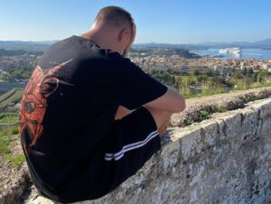 Artyom Khorev Instagram - Москва – Ереван – Актау – Астана – Алматы – Стамбул – Бейрут – Лимассол – Афины – Корфу – Вильнюс – Рига – Таллин – Питер – Москва. 
26 дней в дороге, десятки тысяч километров, 7 концертов, тысячи прекрасных людей, новых и старых знакомых. Это было незабываемое путешествие. 
Спасибо всем за гостеприимство и поддержку🙏🏿🖖🏿❤️

#anacondaz #disastertour