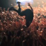 Artyom Khorev Instagram - На работе. Щас уже опять на работе. Прекрасный первый концерт в Белграде! Показал сербским друзьям астраханских вальтов тусовку) @aleksandarnakic @mirkopopadic84 🤗😘 Видео бу @mr.marp1e #anacondaz #beograd Beograd