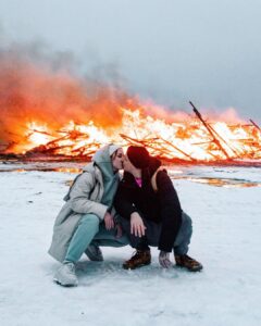 Artyom Khorev Instagram - Да, я знаю я клоун: Нелепый прикид, смешная душа. Мне все говорят, что жизнь не ситком, А я над ней все равно поржал🤡 Всем мир🖖🏿 Пхото бу @nakifaria #русьбладирусь Niğde Province