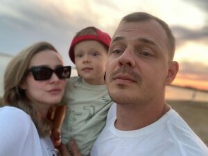 Artyom Khorev Instagram - Лето – это маленькая жизнь. Пусть ваше лето никогда не заканчивается.

Всем мир🖖🏿