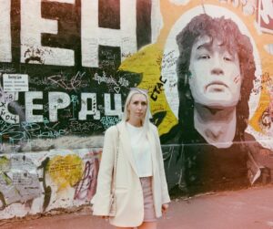 Artyom Khorev Instagram - Семейная пленочная фотохроника. Проявили пленку спустя два года. 

Всем мир 🖖🏿