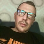 Artyom Khorev Instagram – улыбок тебе дед макар! 

Другой мудрости не приобрел за это время. 
Но с вами со всеми такими хорошими и так прекрасно живется) 
Берегите себя и своих❤️
Как-нибудь всё переживем и куда-нибудь придём🙃

Всех обнял, всем мир🤗🖖🏿 Мой Мир