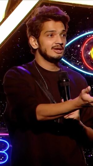 Arun Mashettey Instagram - Ayeinnn… Baigan🍆😆😂😂
@munawar.faruqui

@colorstv @officialjiocinema @beingsalmankhan
.
.
.
#Arun #ArunBhai #ArunBhaiBoltey
#ArunSrikanthMashettey #BBS17 #BiggBoss17
