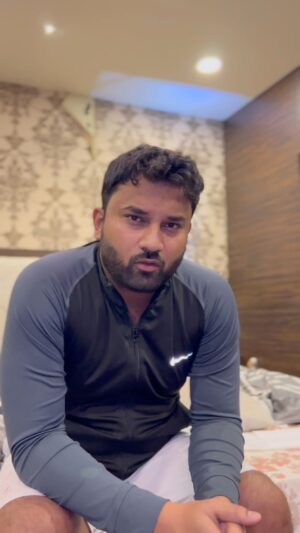 Arun Mashettey Instagram - Chalo bhaiyaon batado apna power🔥🔥 Voting is opennnn 

A STEPS TO VOTE
‘1. Open JioCinema. (Available on Play Store & App
Store)
2. Visit Bigg Boss 24hrs Live Stream
3. Tap on “Arun” and click on “Vote Now”
4. Do it multiple times from multiple devices

VOTING ENDS ON FRIDAY, 10AM
SHARE MAROO G MAROO

@colorstv @officialjiocinema @beingsalmankhan
.
.
.
#Arun #ArunBhai #ArunBhaiBoltey
#ArunSrikanthMashettey #BBS17 #BiggBoss17 #funny