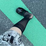 Asami Usuda Instagram - ふみこちゃんの個展へ キッキンやダイニングがとても似合うし、食器と写っているふみこちゃんが好き🍽️思い返せば2014年に見た「じぶんでやるわ！」展でも、パンと写ってる写真が好きだったな🥖