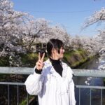 Asami Usuda Instagram – 川島小鳥さんの写真展
『たくさんの今たち』へ🐣

生命力に満ちていて、じわーっと元気が出た🙌🏻🔥わたしも、生き生きと今をたくさん生きたい！そんな気持ち🙃❤️‍🔥

富山県は桜が満開だった。どこを通っても光や景色が美しかった🤳🏻✨

#たくさんの今たち