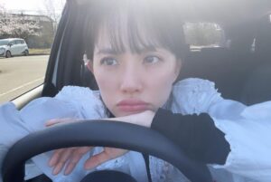 Asami Usuda Instagram - 川島小鳥さんの写真展
『たくさんの今たち』へ🐣

生命力に満ちていて、じわーっと元気が出た🙌🏻🔥わたしも、生き生きと今をたくさん生きたい！そんな気持ち🙃❤️‍🔥

富山県は桜が満開だった。どこを通っても光や景色が美しかった🤳🏻✨

#たくさんの今たち