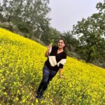 Aseema Panda Instagram – This smiling yellow beauty forced me to stop for a while and rejuvenated my sluggish soul with enormous sparkles of joy, energy, fortitude, firmness and happiness. Nature’s  therapy  is truly the best therapy.🍃🌱🍃 Sundargrh Odisha India