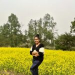 Aseema Panda Instagram - This smiling yellow beauty forced me to stop for a while and rejuvenated my sluggish soul with enormous sparkles of joy, energy, fortitude, firmness and happiness. Nature’s therapy is truly the best therapy.🍃🌱🍃 Sundargrh Odisha India