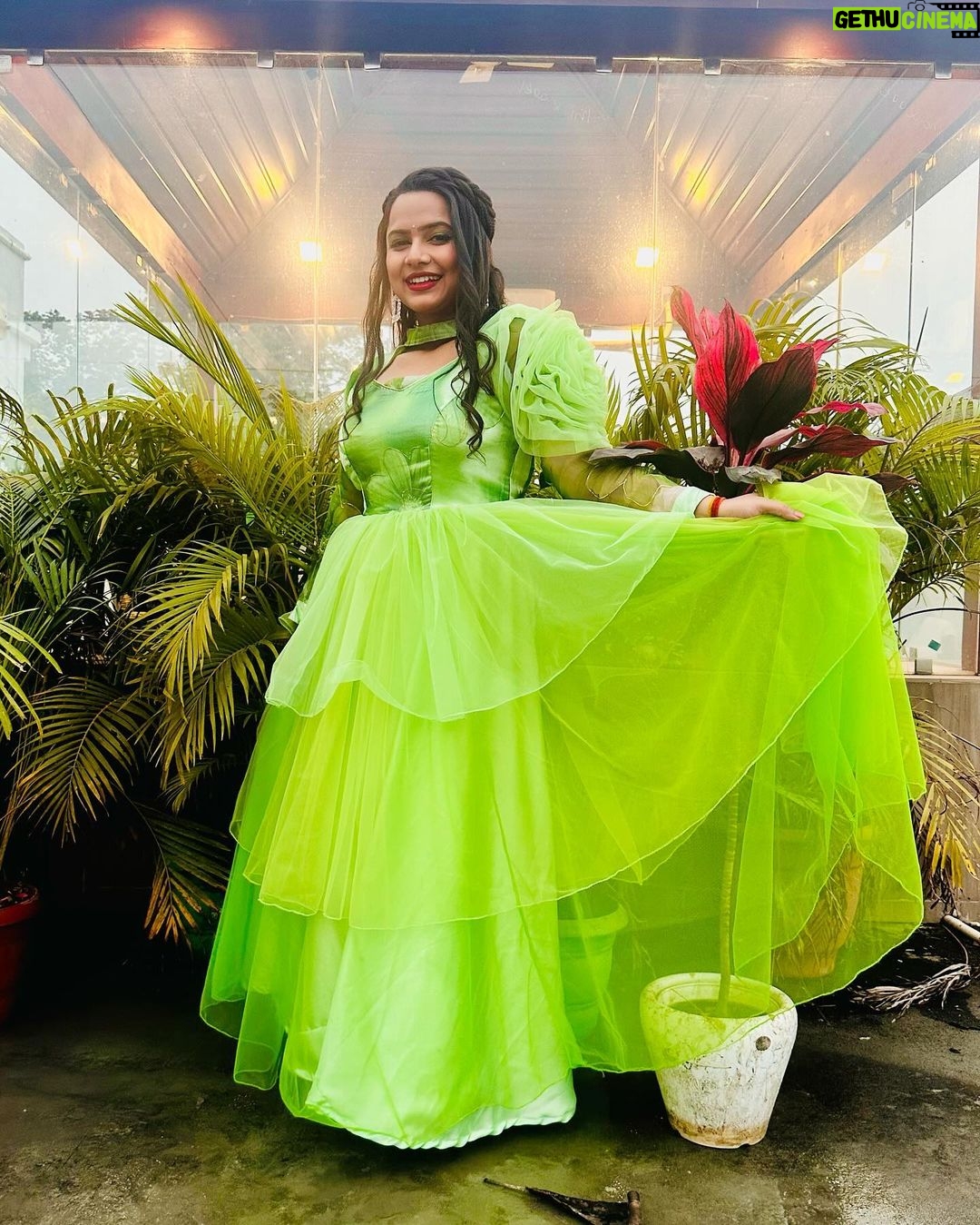 Aseema Panda Instagram - All set to adieu 2k23 and ready to strive towards a happy and happening 2k24… 💖✨💫🍀 Wearing: @jeet_signature_official @designer_jeet_official