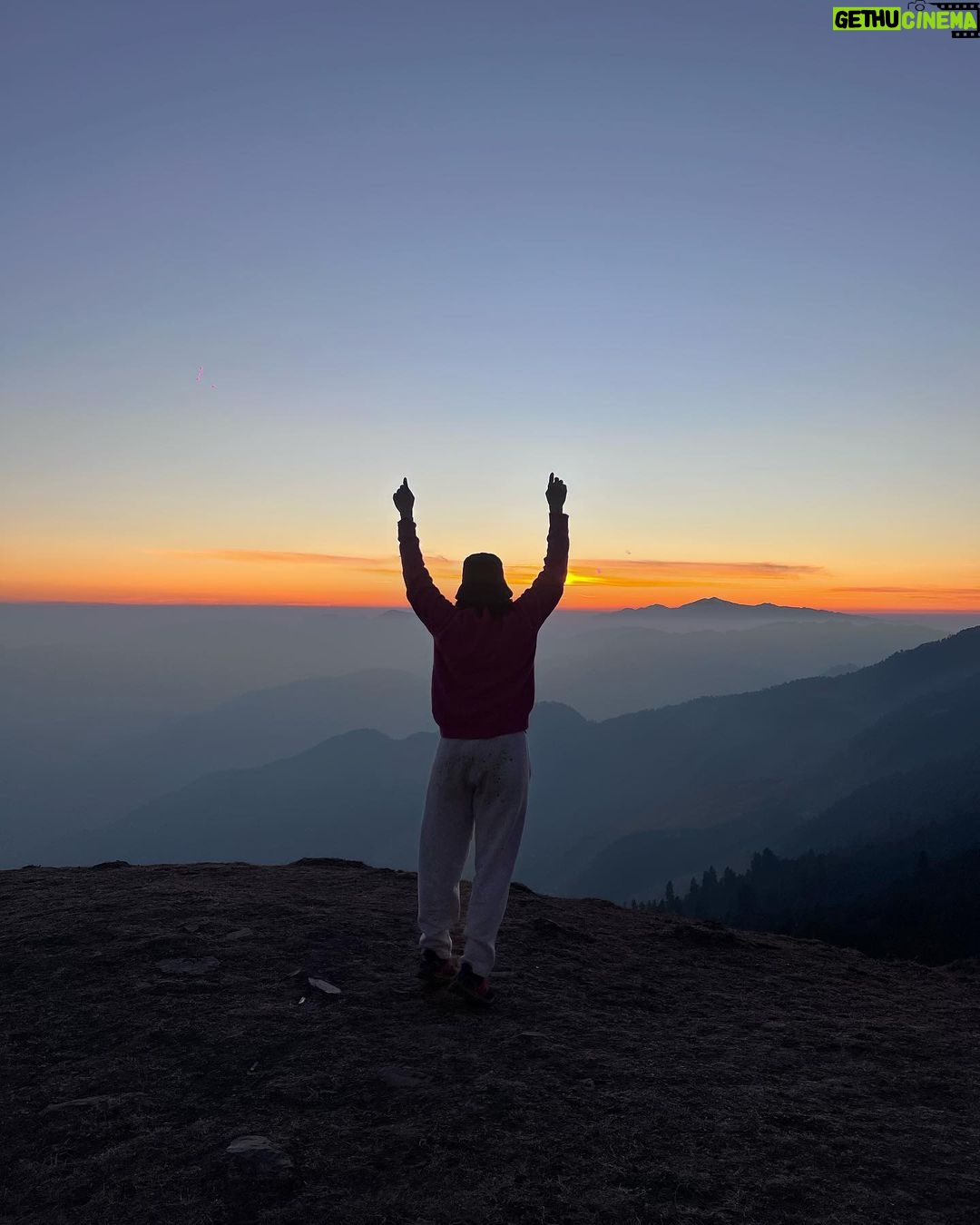 Asha Negi Instagram - See you all next year!π«Άπβ¨ Raghupur Fort - The Highest Fort of India in Himalayas