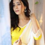 Asha Negi Instagram - जाने कितने दिनों के बाद..🌙✨ . . @shivangi.kulkarni @makeupbychanch @styling.your.soul @lavanyathelabel @socialpinnaclepr