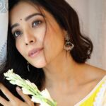 Asha Negi Instagram - जाने कितने दिनों के बाद..🌙✨ . . @shivangi.kulkarni @makeupbychanch @styling.your.soul @lavanyathelabel @socialpinnaclepr