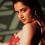 Ashika Ranganath Instagram - For star parivar awards 2023 ✨ @manogna_gollapudi @sahilkochharofficial @petalsbyswathi @screamstudiosbyharsha @urjapatel_artistry @paramesh_hairstylist @theblindersstudio @theblinders.in