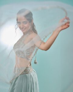 Ashika Ranganath Instagram - 👸 For the launch of @joscojewellers in Namma Bengaluru! Shot by @sandeep.mv Outfit @sithara_kudige Styling @stilerush_by_varshinijanakiram @varshini_janakiram Accessories @joscojewellers Make up @makeupbyabhilasha Hair @paramesh_hairstylist Location @_sunburstt_