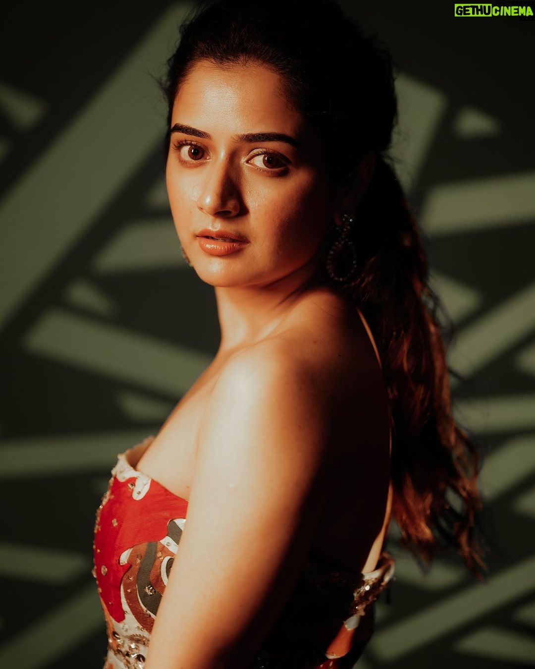 Ashika Ranganath Instagram - For star parivar awards 2023 ✨ @manogna_gollapudi @sahilkochharofficial @petalsbyswathi @screamstudiosbyharsha @urjapatel_artistry @paramesh_hairstylist @theblindersstudio @theblinders.in