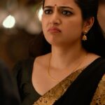Ashika Ranganath Instagram - How’s the teaser??? Nacchinda? Chennagidya?? ♥️♥️♥️ @mmkeeravaani sirrrrr I loveddd this BGM ♥️ #NaaSamiRanga #nsrforsankranthi😍❤️‍🔥