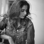 Ashika Ranganath Instagram - 🖤 Denim 🖤 In frame : actress : @ashika_rangnath Shot by : @sandeep.mv Make up : @urjapatel_artistry Hairstyle by : @paramesh_hairstylist Location : @_sunburstt_ Shot with @nikonindiaofficial #Z9 + lit with @profoto #B1X #ashikarangnath #sandeepmv #sunburstt #portraitsbySMV #SMV #nikonz9 #z9 #profoto 🖤 Bangalore, India