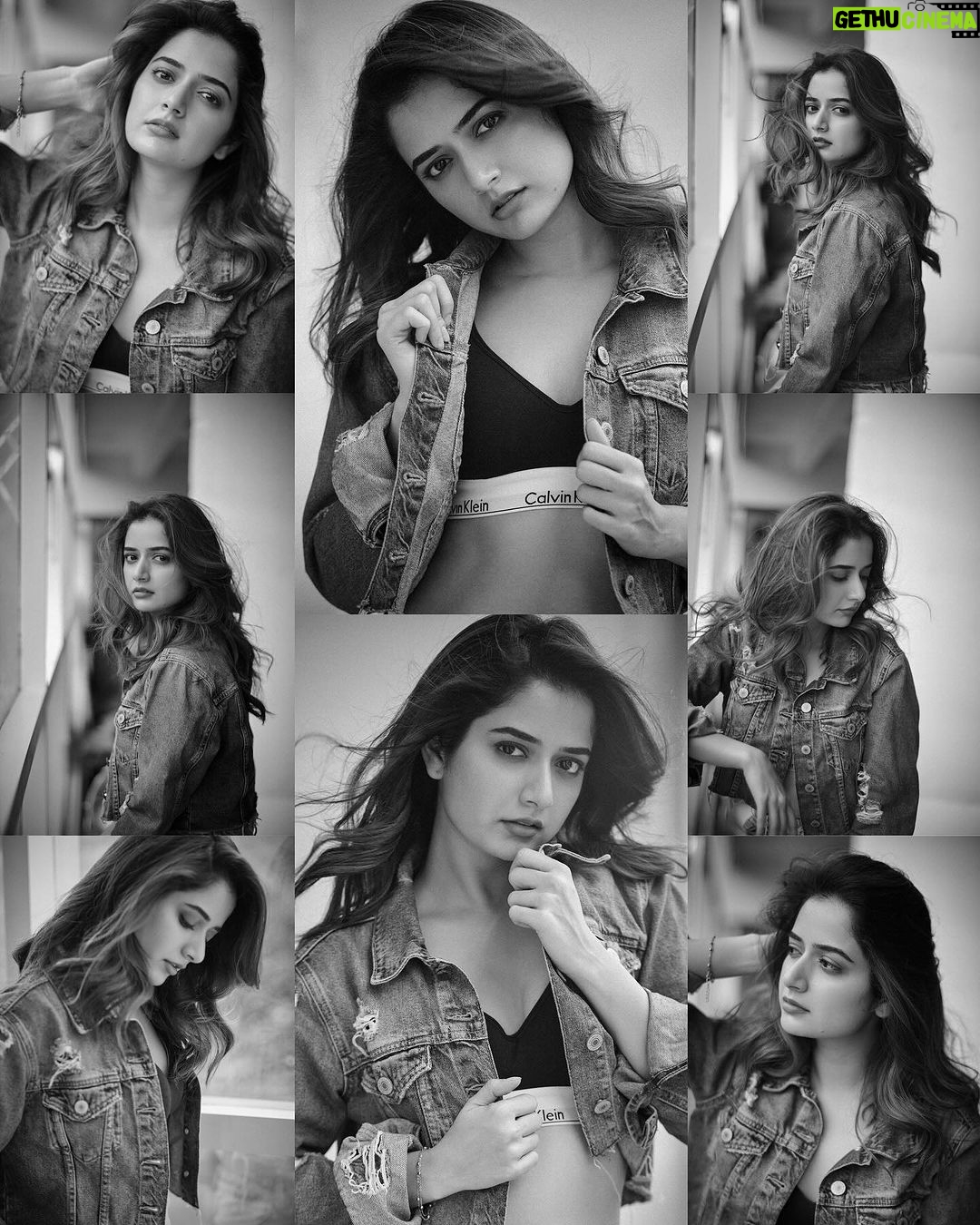 Ashika Ranganath Instagram - 🖤 Denim 🖤 In frame : actress : @ashika_rangnath Shot by : @sandeep.mv Make up : @urjapatel_artistry Hairstyle by : @paramesh_hairstylist Location : @_sunburstt_ Shot with @nikonindiaofficial #Z9 + lit with @profoto #B1X #ashikarangnath #sandeepmv #sunburstt #portraitsbySMV #SMV #nikonz9 #z9 #profoto 🖤 Bangalore, India