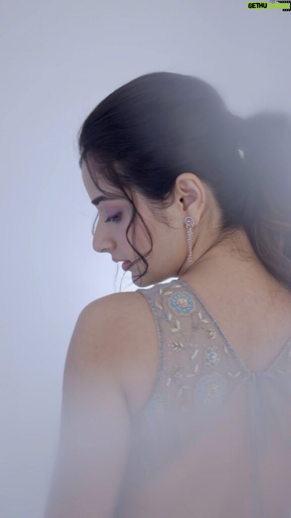 Ashika Ranganath Instagram - Feeling all Princessyyyyy 👸🏼 Too many reasons to love this song 🤍 Obsessed 🤍