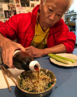 Ashima Shiraishi Instagram - Sprout Ambassador 🌱 by Yoshitomo Nara ( @michinara3 ) 

Chefs kiss: Spinach, ponzu, broccoli sprouts.