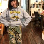 Ashima Shiraishi Instagram - Family things💌 Poppo saids: make sure to stretch 🤸‍♂️ A play by play of the scene: I was out here just trying to show off my freshly sewn pants but my dad is up to doing cooler things so he deservedly took the spotlight. (My mom and I giddily chuckle from afar.) My family’s relationship dynamic has had its fair share of complications, but as times passes on, I’ve been savoring precious moments like these :) cherishing my parent’s safety and well-being extra hard rn. To be real, I’ve been in denial to face my emotions regarding the rising hate crimes directed at Asians since it affects me more intimately than other headlines. What shook me from my numbness was hearing from my mother that her Zoom yoga group of elderly Asian women have had to discuss ways to avoid being a target of the violence by wearing a hat/hood to hide their hair and covering up as much of their face as possible to hide their asian identity. The sad part is that they have been practicing these precautions for months as a result of the increasing attacks towards members of the Asian community in close proximity to where they frequently visit/ live in. My parents are healthy, joyful, and high-spirited individuals, but they are also 70 years old and easily fit the description of the victims of these hate incidents that are transpiring on the same streets that my parents frequently shop for groceries or go for walks on. In moments of darkness, here’s a reminder to look for some light and hug/reach out to your loved ones - especially if they are at an advanced age.