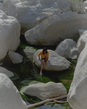 Ashima Shiraishi Instagram - The rocks, ever-evolving, are shaped into curved and glacial looking sculptures by the water. 
Lao Tzu once said, “Water is fluid, soft, and yielding. But water will wear away rock, which is rigid and cannot yield. As a rule, whatever is fluid, soft, and yielding will overcome whatever is rigid and hard. This is another paradox: what is soft is strong”. 

Water being soft and strong reminds me of the soft power of storytelling. Here’s one story: 
before Los Angeles was even a word on a map, it was called Tovaangar, the territory of the Tongva, Chumash and Kizh, who were then enslaved to build the San Gabriel Mission and San Fernando Mission. It may be unsettling to realize but urban areas that have become so ingrained in our collective consciousness as “American” were once native land, too.

📍Chumash, Kizh, Fernandeño Tataviam, Micqanaqa’n and Tongva land
📍Support and donate to @tongva.land (Tongva Taraxat Paxaavxa Conservancy) a Tongva led land conservancy in Tovaangar where land has returned to their hands for the first time.
@noahsahady pic 
@arcteryx used gear fit