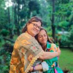 Ashita Dhawan Instagram - Meet Mrs.NO PATIENCE😂 . . Wearing @thefashion.tribe . . #shillong #cafe #shillongdiaries #meandmom #motherdaughter #motherdaughterlove #unconditional #love #reel