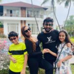 Ashita Dhawan Instagram - A day well spent🩷 @silveroakresorturan . . #silveroakresort #beachresort #familytime #the4Gclan #happyfamily #dhawanswhoarehappy #dhawanandonly #saileshgulabani #ashitadhawan #dabbangdhawan #reel #mustwatch #mustvisit #uran #gratitude