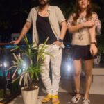 Ashita Dhawan Instagram - Ek macchar,ek sawaal khada kar sakta hai😅 . . #timepass #random #husbandandwife #quarrel #weekend #saturday #saileshgulabani #ashitadhawan #dabbangdhawan #dhawanswhoarehappy #dhawanandonly #reel